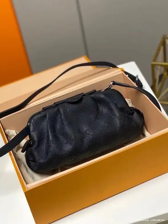Official oldcobbler VUITTON SCALA LOUIS POUCH MINI 0701